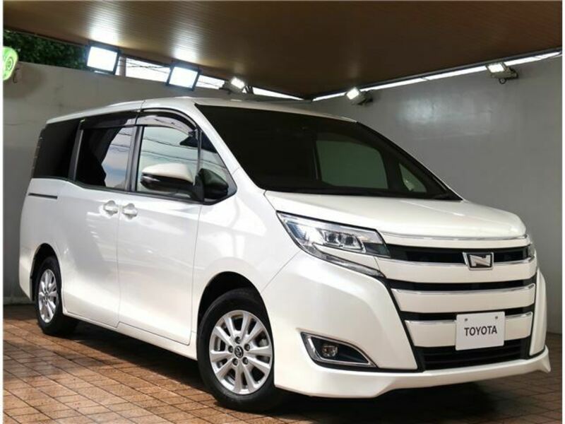 TOYOTA　NOAH