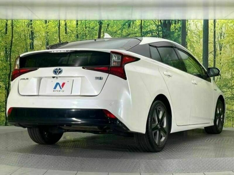 PRIUS-17