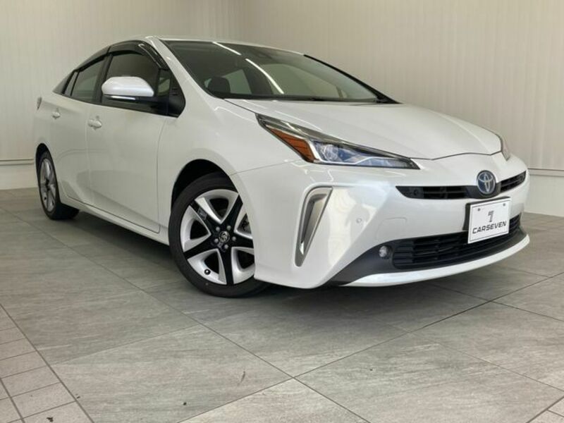 TOYOTA　PRIUS