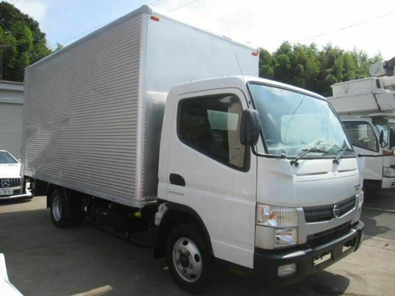 MITSUBISHI　CANTER