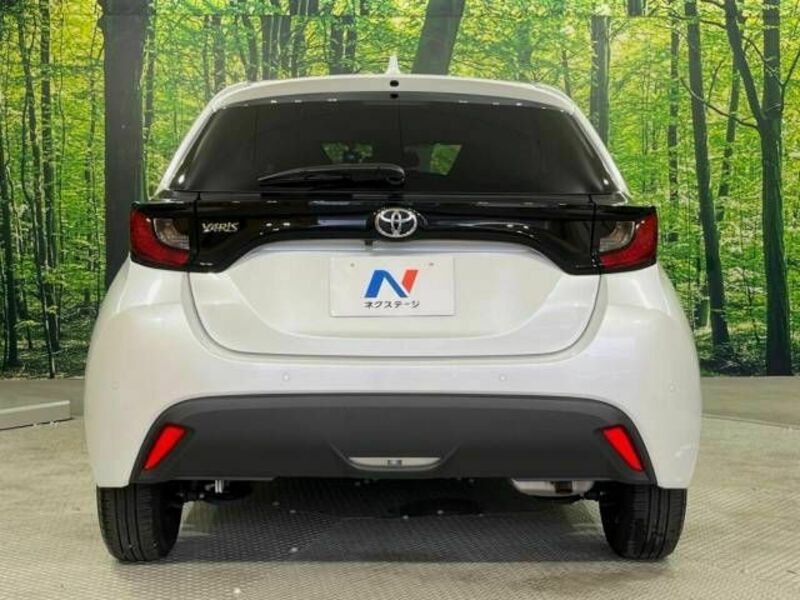 YARIS-15