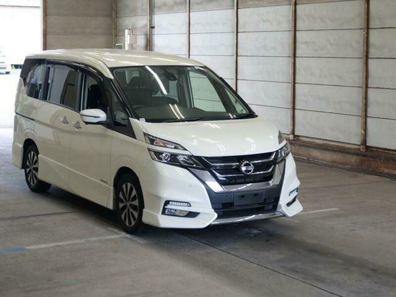 NISSAN　SERENA