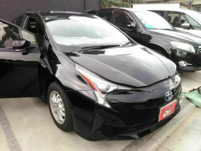 TOYOTA　PRIUS