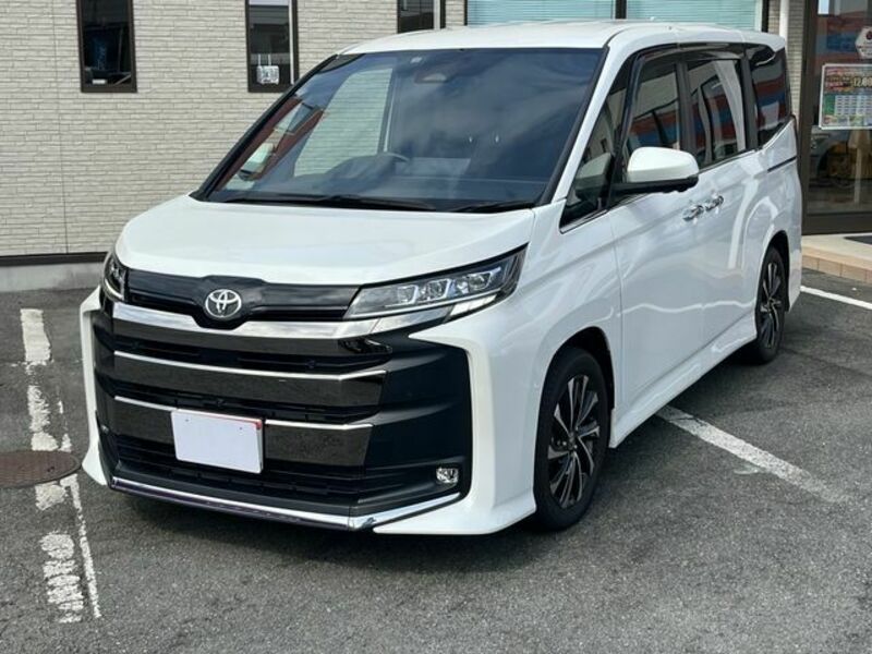 TOYOTA　NOAH