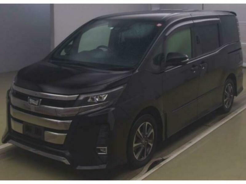 TOYOTA　NOAH