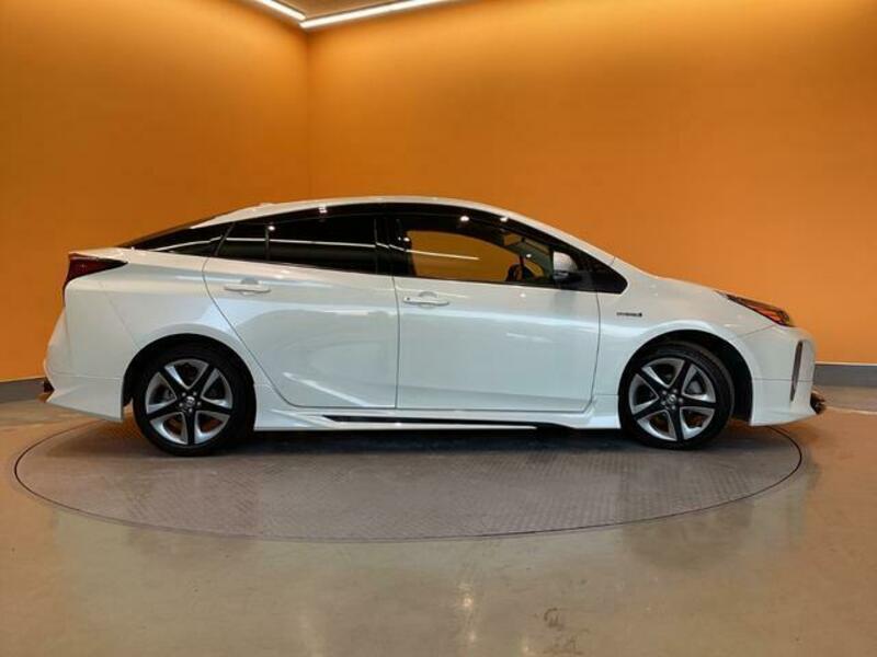 PRIUS-12