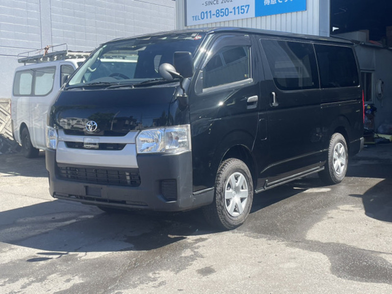 TOYOTA　HIACE VAN