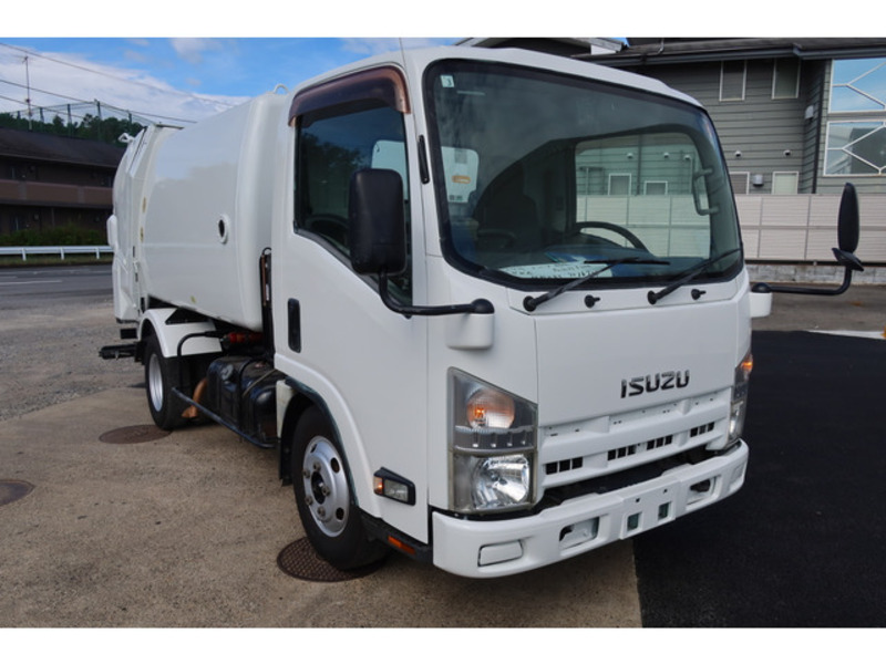 ISUZU　ELF