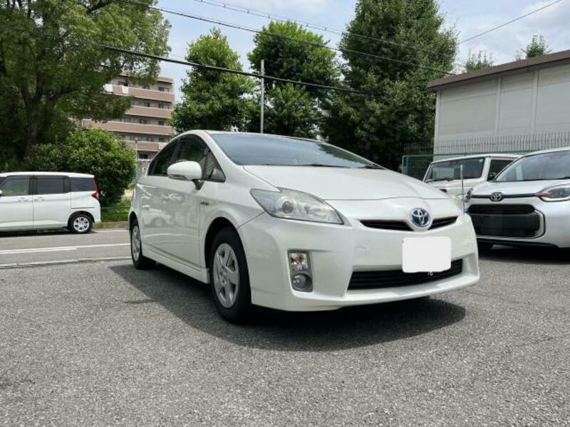 PRIUS-13