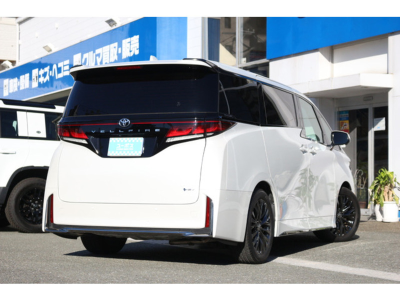 VELLFIRE-10