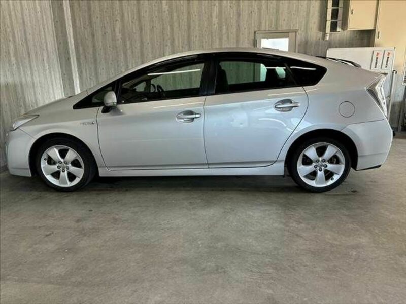 PRIUS-11