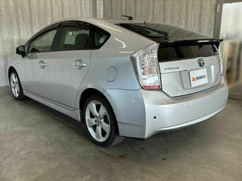 PRIUS-12