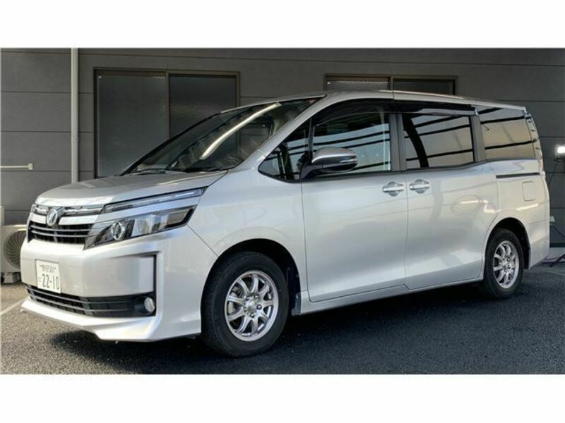 TOYOTA　VOXY