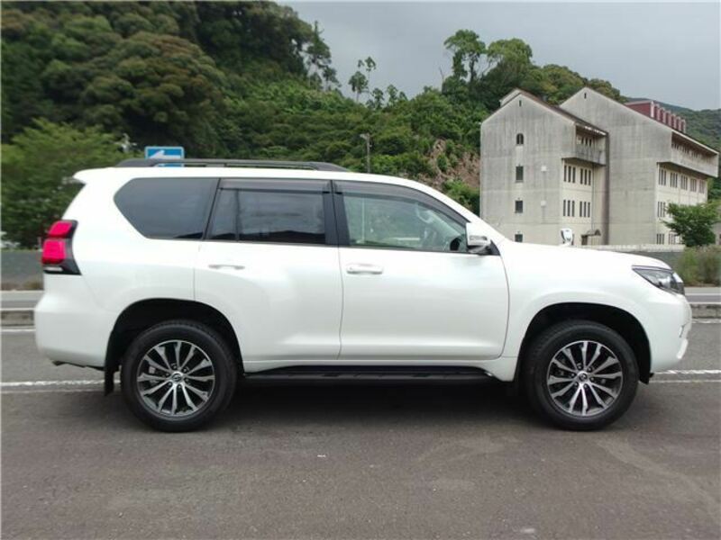 LAND CRUISER PRADO-30