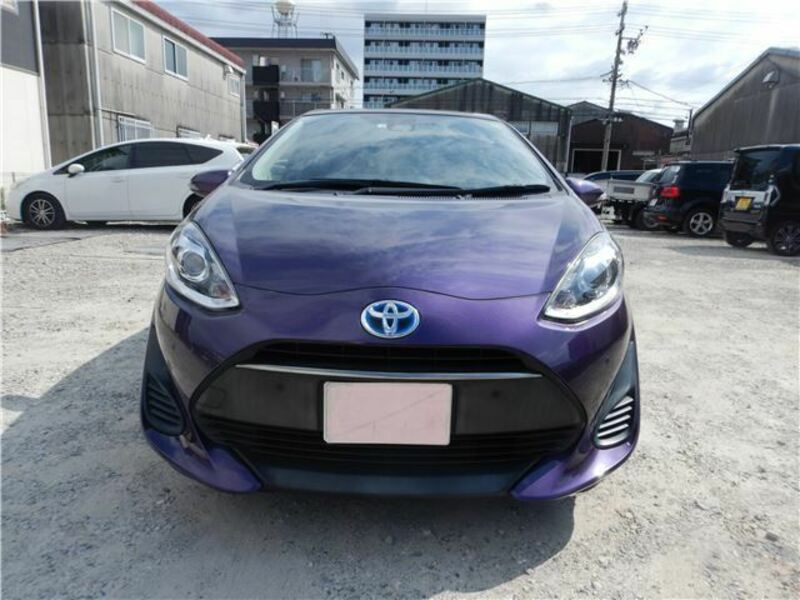 TOYOTA　AQUA