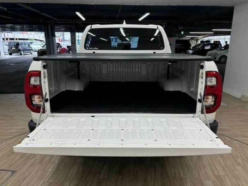 HILUX-12