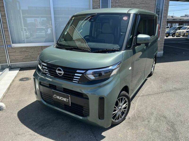 NISSAN　ROOX