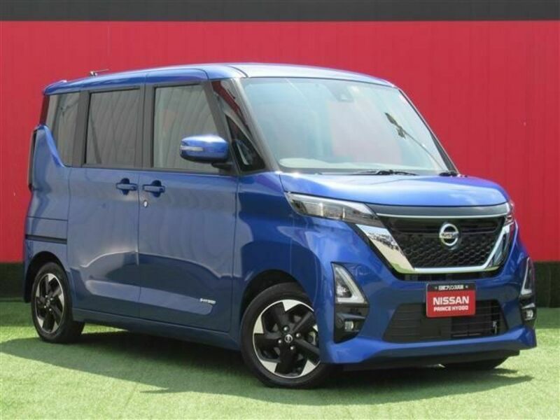 NISSAN　ROOX