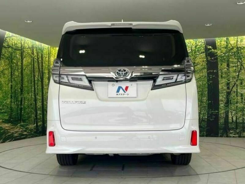 VELLFIRE-16