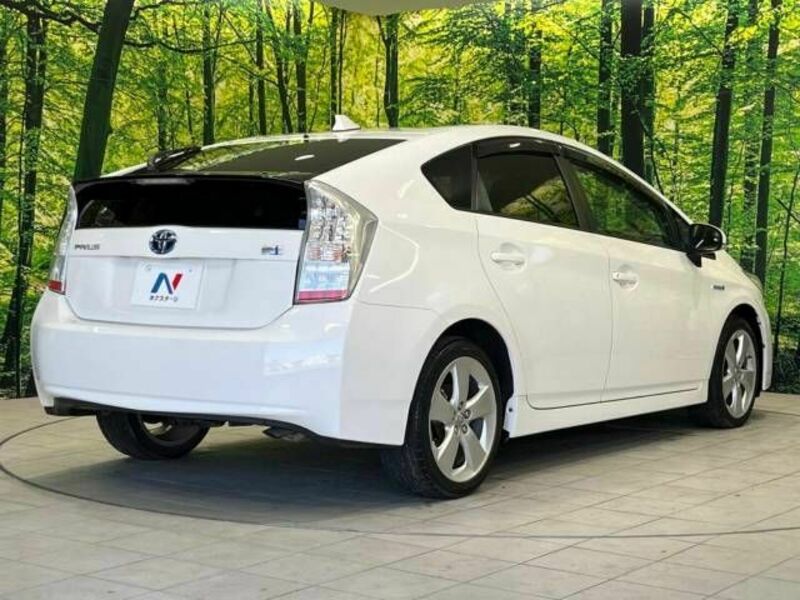 PRIUS-17