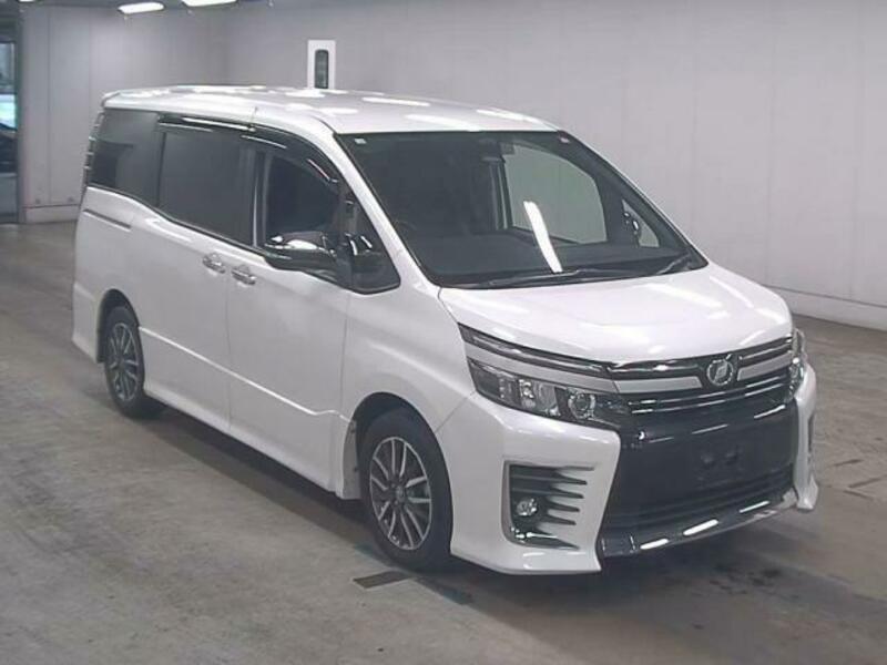 TOYOTA　VOXY