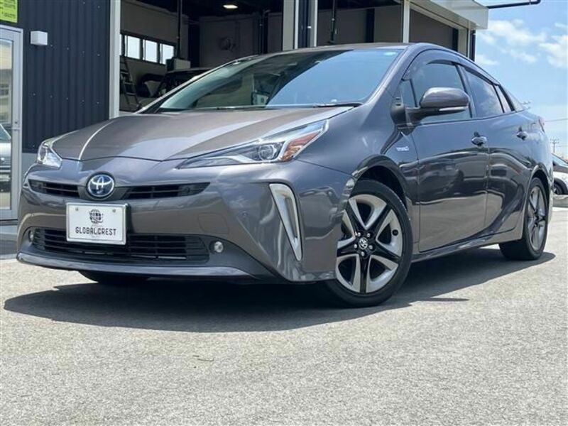 TOYOTA　PRIUS