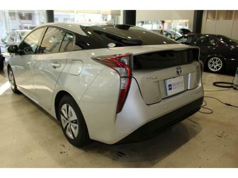 PRIUS-14