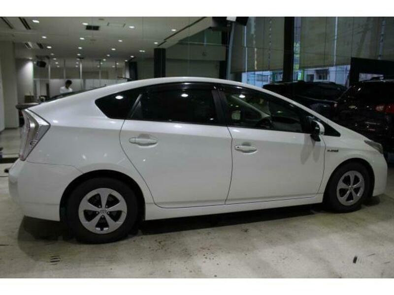 PRIUS-3