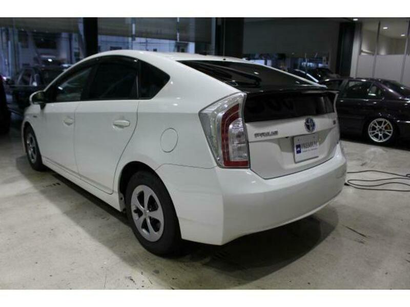 PRIUS-12