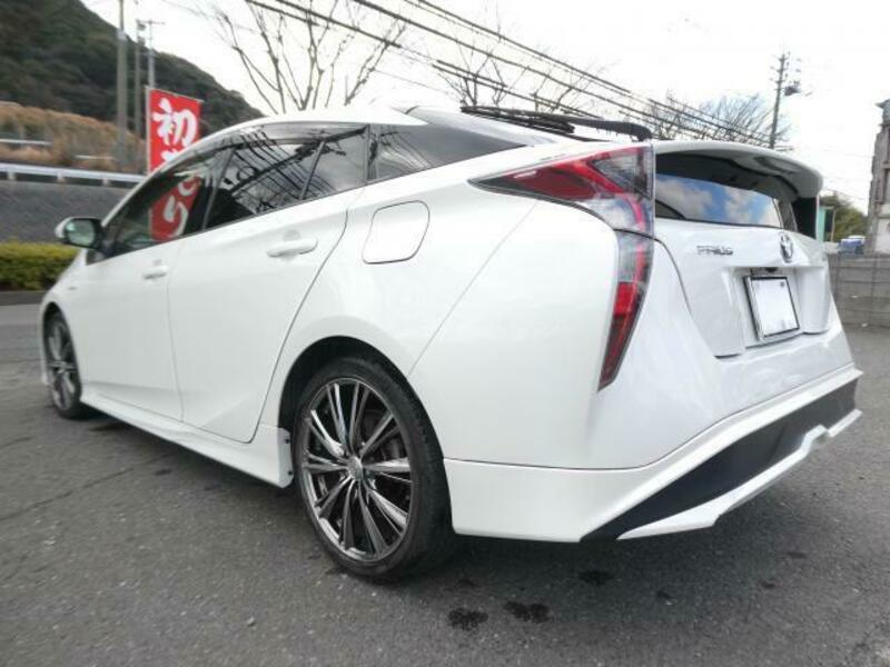 PRIUS-6