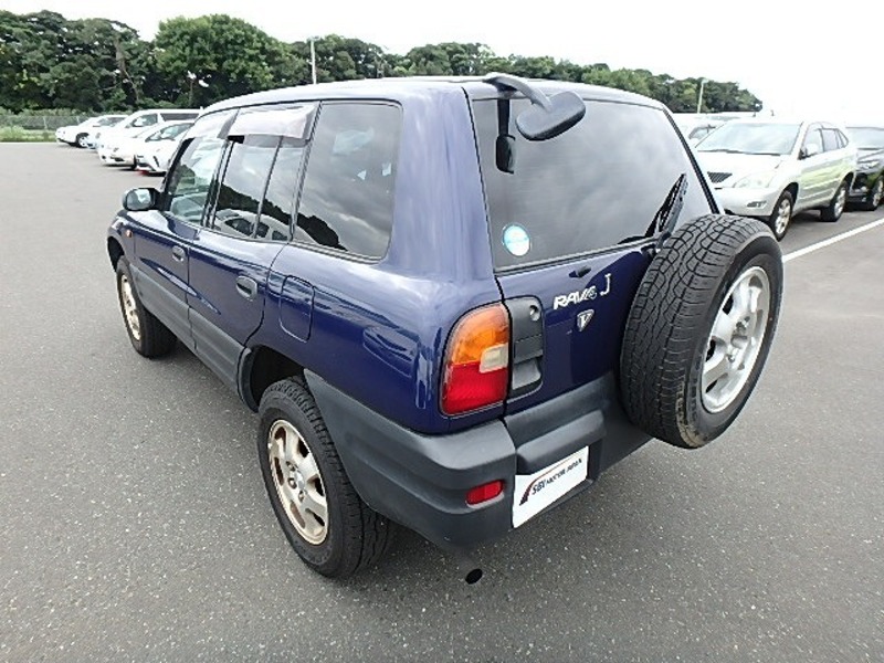 RAV4