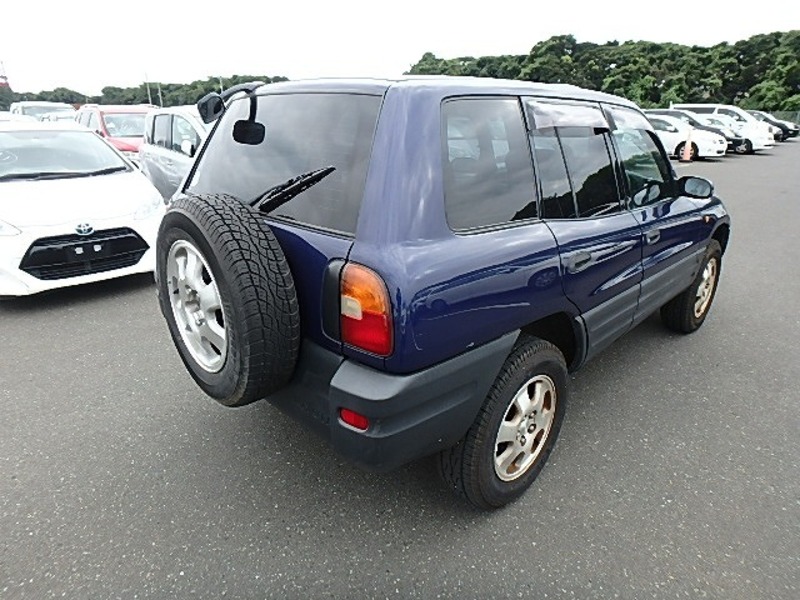 RAV4