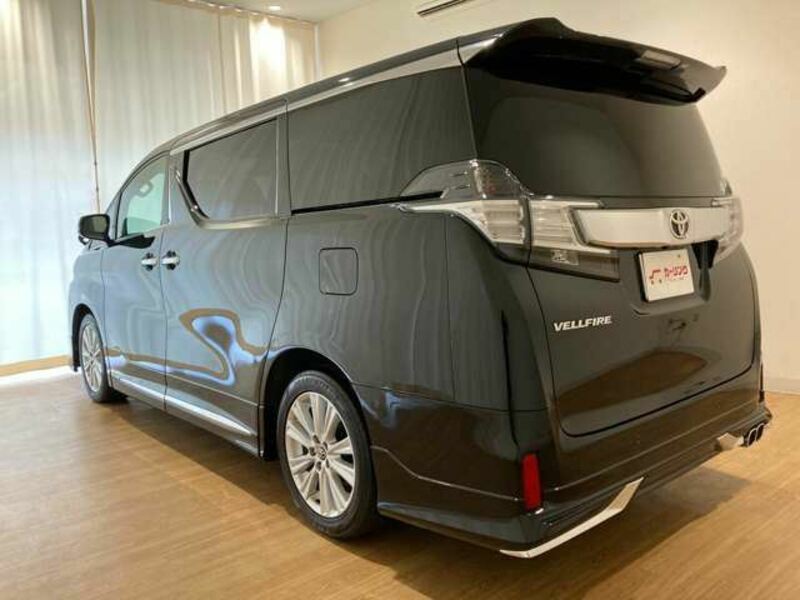 VELLFIRE-11