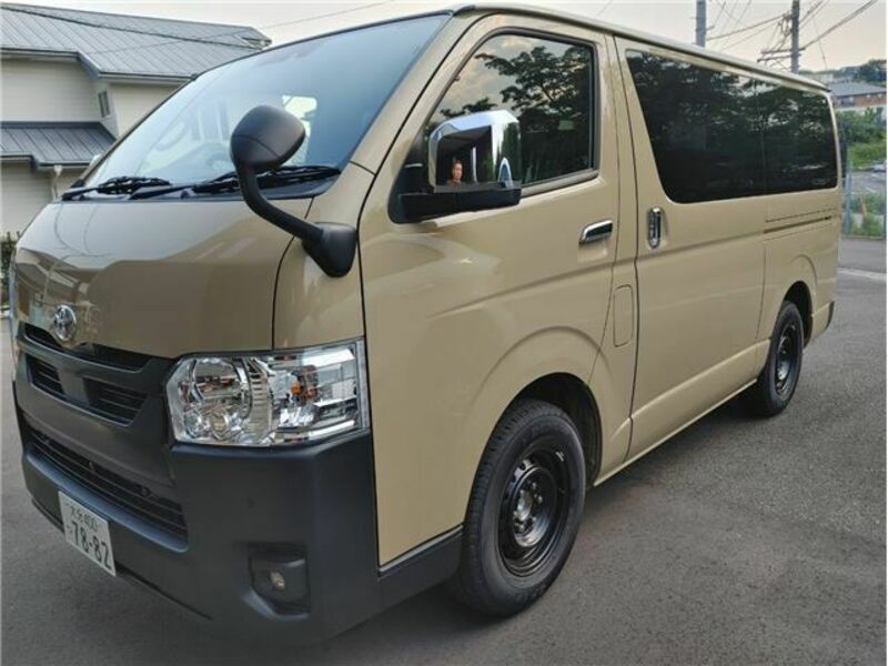 TOYOTA　HIACE VAN