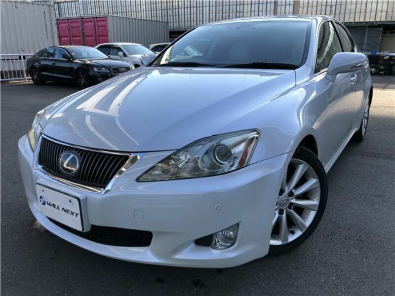 LEXUS　IS