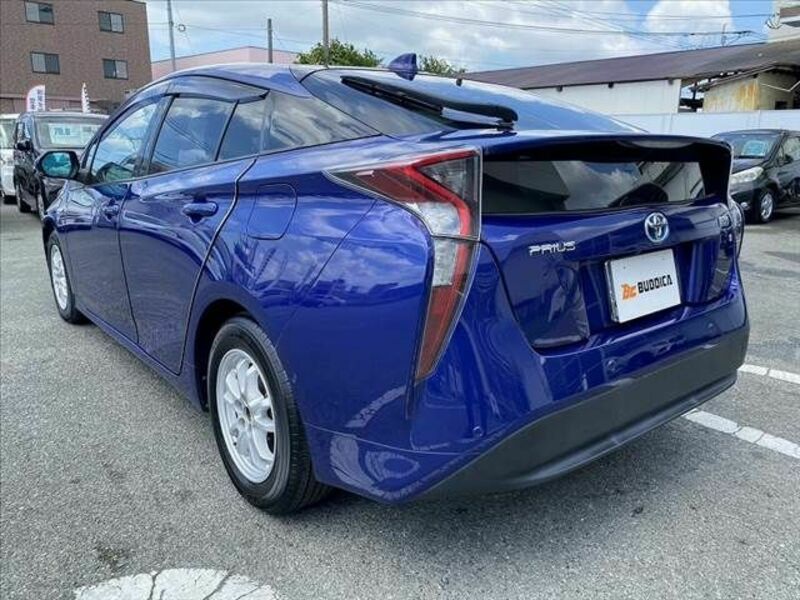 PRIUS-11