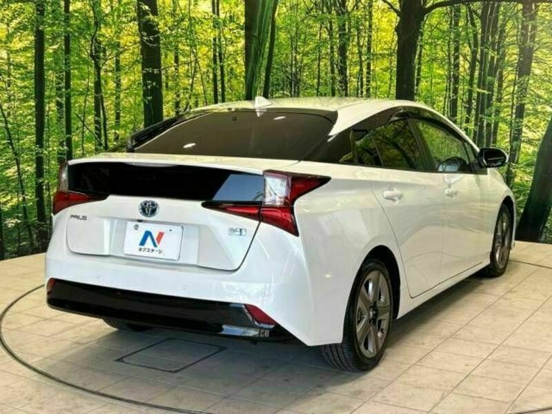 PRIUS-17