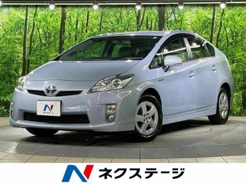 TOYOTA　PRIUS