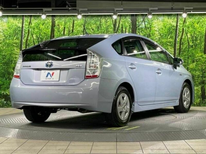 PRIUS-16