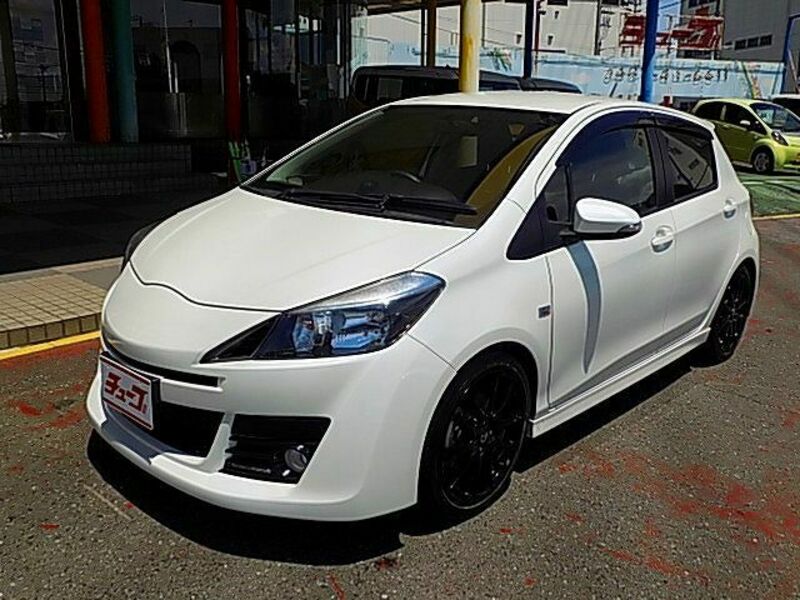 TOYOTA　VITZ