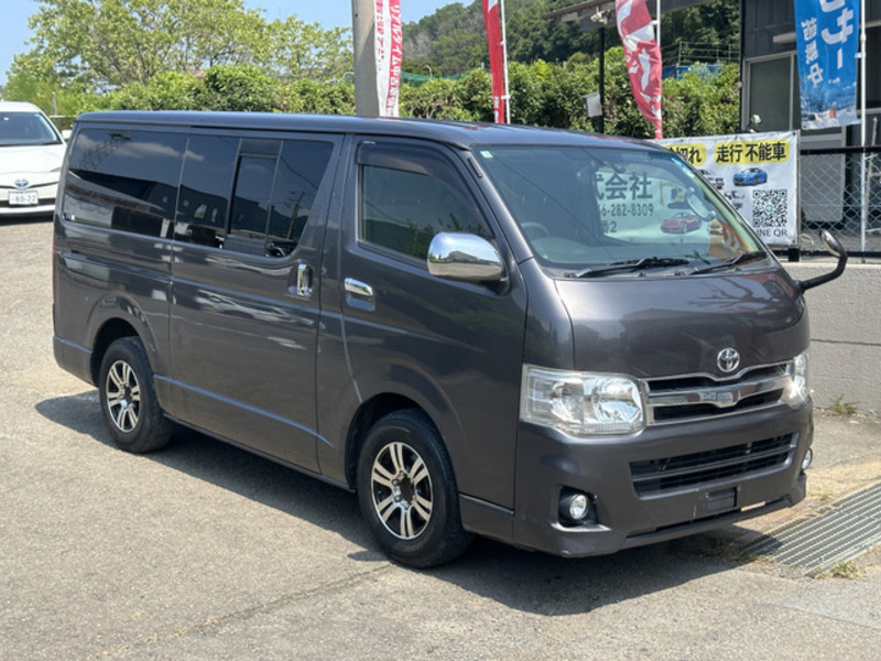 TOYOTA　HIACE VAN