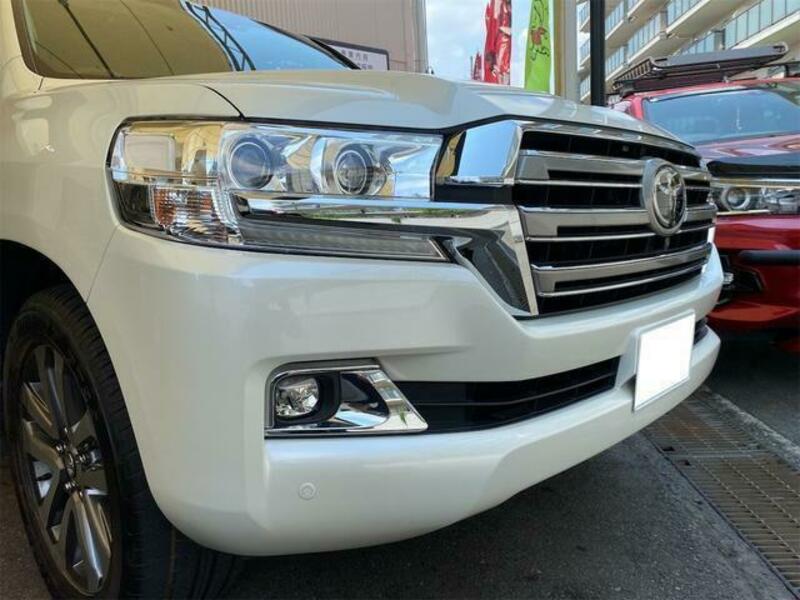 LAND CRUISER-10