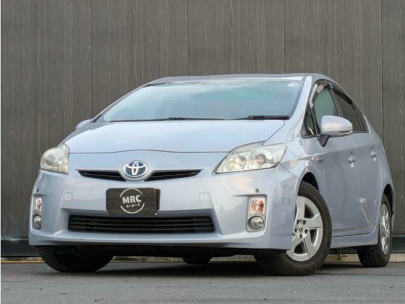 TOYOTA　PRIUS