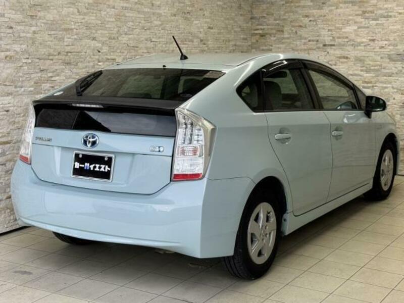 PRIUS-3