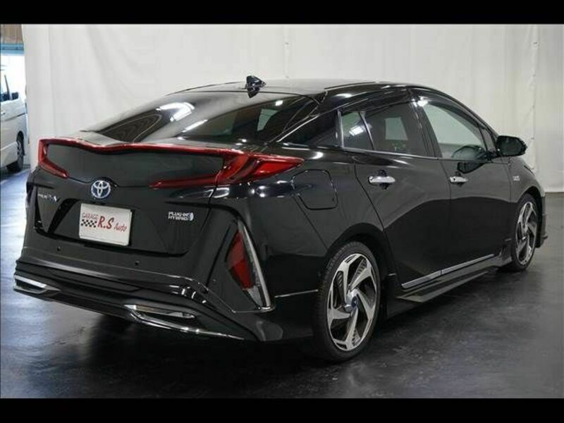 PRIUS PHV-8