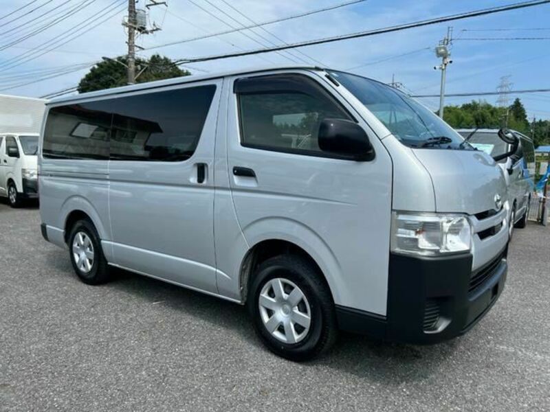 TOYOTA　HIACE VAN