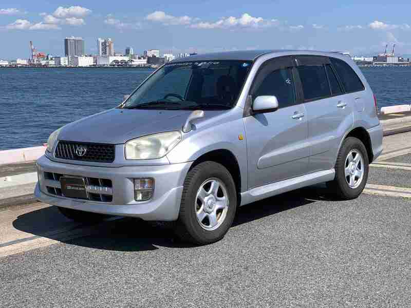 TOYOTA　RAV4 J