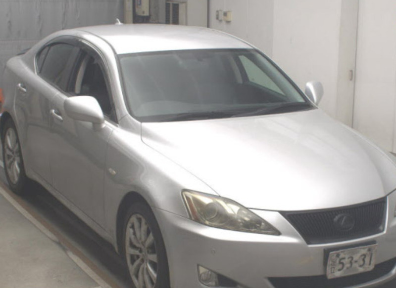 LEXUS　IS