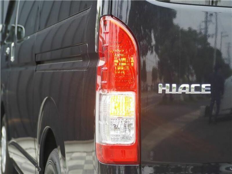 HIACE VAN-40