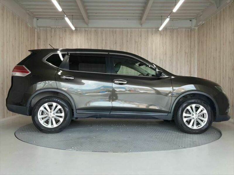 X-TRAIL-16